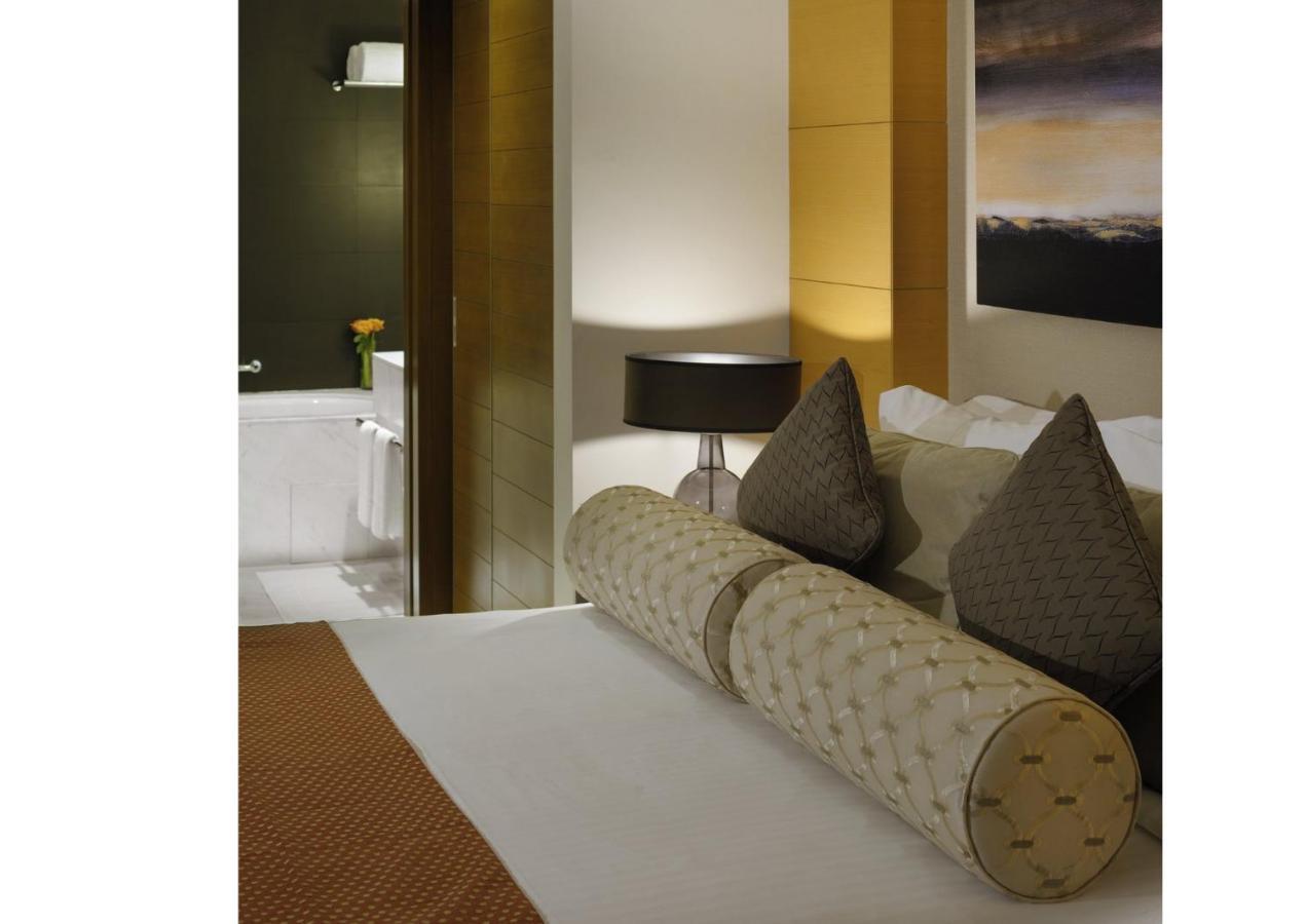 Address Dubai Mall Apartments By Qstay Екстер'єр фото